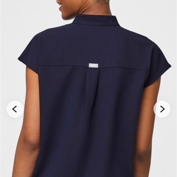 FIGS Rafaela scrub top NAVY - Picture 3 of 6